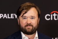 بازیگر هیلی جوئل اوستر به اتهام داشتن کوکائین ، که در ملاء عام مست است بازیگر هیلی جوئل اوستر به اتهام داشتن کوکائین ، که در ملاء عام مست است