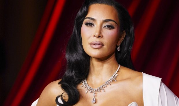 محاکمه برای سرقت هفته مد پاریس کیم کارداشیان ۲۰۱۶ آغاز می شود محاکمه برای سرقت هفته مد پاریس کیم کارداشیان ۲۰۱۶ آغاز می شود