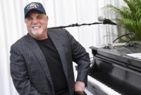 بیلی جوئل تمام کنسرت های آینده را که مبتلا به اختلال مغزی هستند ، لغو می کند بیلی جوئل تمام کنسرت های آینده را که مبتلا به اختلال مغزی هستند ، لغو می کند