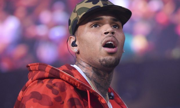 کریس براون ، خواننده دادگاه انگلیس ، با وثیقه ۶.۷ میلیون دلاری در پرونده حمله آزاد کرد